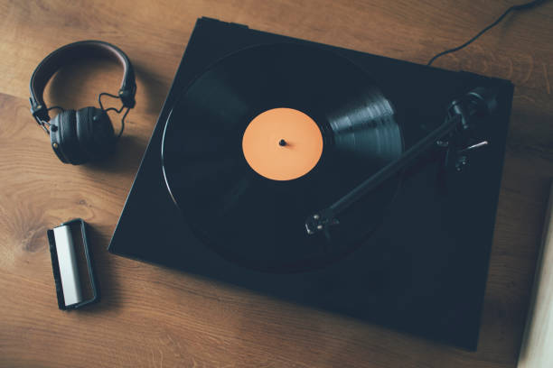 istock Turntable with vinyl records collection 1292296282
