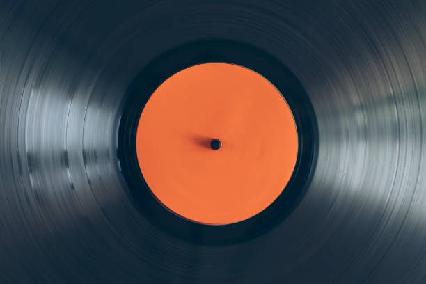 turntable play lp vinyl record - record imagens e fotografias de stock