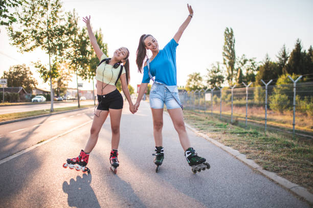 istock Sporty girls 1292321552