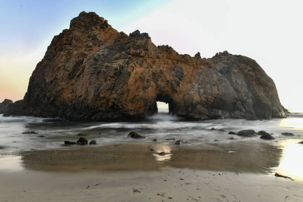 istock Pfeiffer Beach - Big Sur, California 1292335984