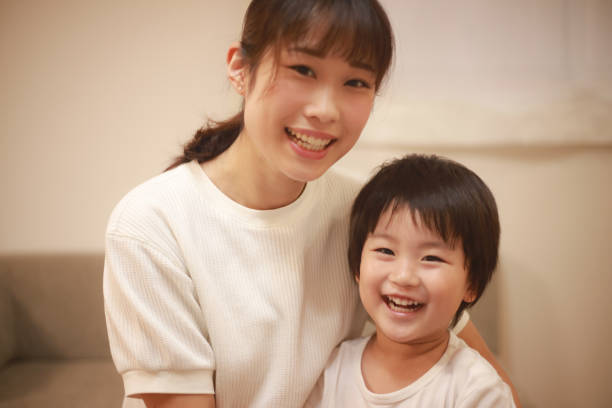 istock Smiley parent and child 1292341185
