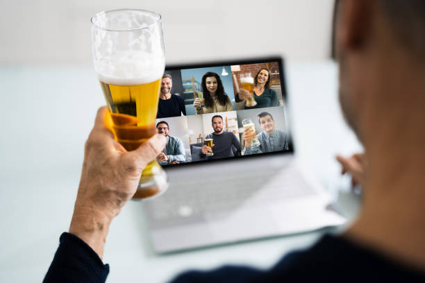 istock Virtual Beer Drink Online Party 1292351309