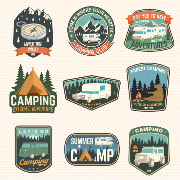 illustrations, cliparts, dessins animés et icônes de ensemble de badges de camping rv, patchs. vecteur. concept pour chemise ou logo, imprimé, timbre ou tee-shirt. conception vintage de typographie avec rv motorhome, silhouette de remorque de camping. - motor home mobile home vehicle trailer camping