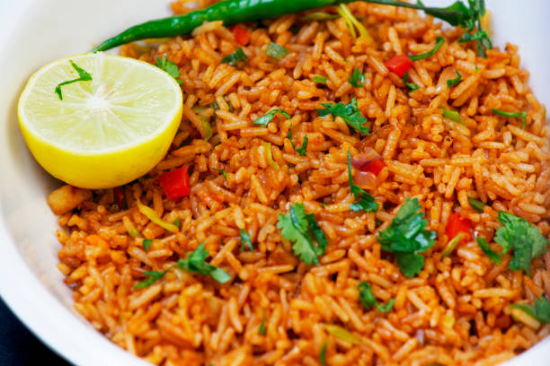 arroz frito casero saludable - cooked still life close up rice fotografías e imágenes de stock