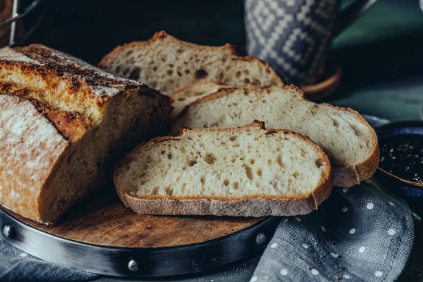 натыхавная жизнь с хлебом - bread bread basket basket whole wheat стоковые фото и изображения