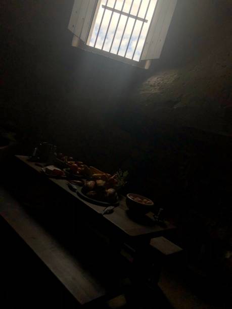 istock Lunch in the 1600s 1292440144