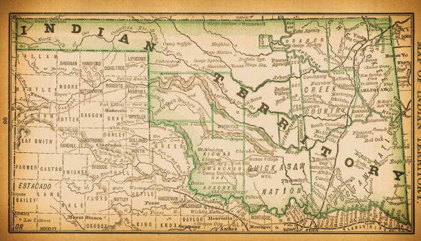 ilustraciones, imágenes clip art, dibujos animados e iconos de stock de mapa del territorio indio del siglo xix - montana map usa old