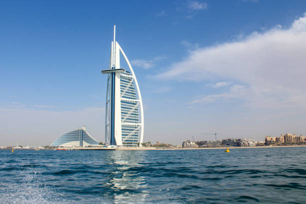 burj al arab hotel em dubaï - jumeirah beach hotel - fotografias e filmes do acervo