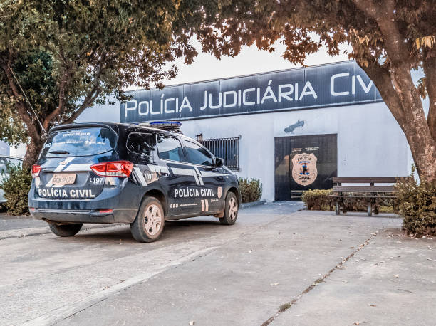 delegacia de polícia civil com veículo - tapurah, mato grosso, brasil - interview crime scene police crime - fotografias e filmes do acervo