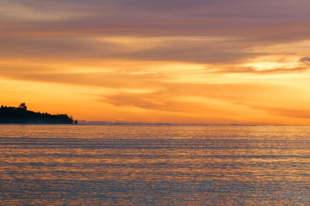 istock Beautiful colorful sunset 1292542936