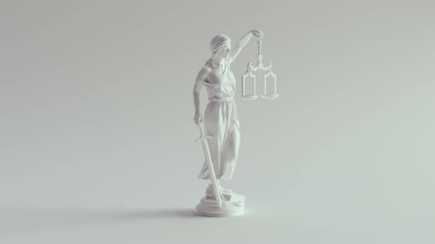lady justice statua la personificazione del sistema giudiziario bianco puro - justice law legal system statue foto e immagini stock