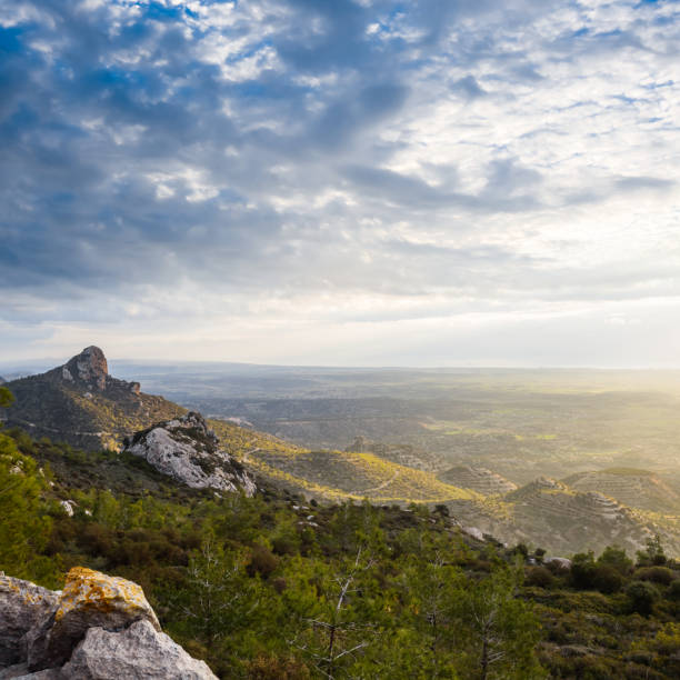 istock green mountain valley at the dawn 1292552543