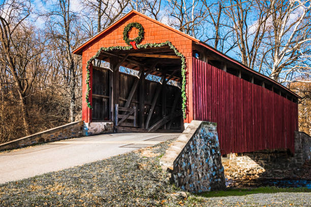 istock Bridge to the Holidays 1292574239