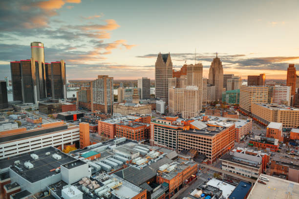 detroit, michigan, usa downtown skyline - detroit fotografías e imágenes de stock