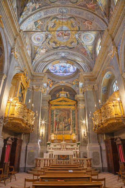 parma - la nave de la iglesia barroca chiesa di santa lucia con los frescos de alessandro baratta de 17. centavo. - buratta fotografías e imágenes de stock