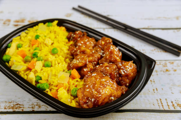istock Healthy food delivery or take away lunch in container. 1292651923