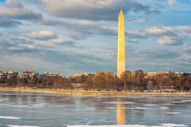istock View on washington monument at winter 1292666406