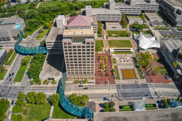 вид с воздуха на канзас-сити, миссури, в течение лета - kansas kansas city missouri city skyline стоковые фото и изображения