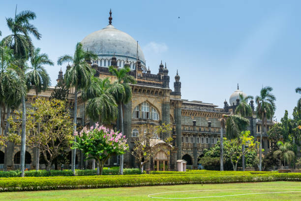 Main building of Chhatrapati Shivaji Maharaj Vastu Sangrahalaya, formerly The Prince of Wales Museum,  the main museum in Mumbai, Maharashtra, India. Main building of Chhatrapati Shivaji Maharaj Vastu Sangrahalaya, formerly The Prince of Wales Museum,  the main museum in Mumbai, Maharashtra, India. maharadja stock pictures, royalty-free photos & images