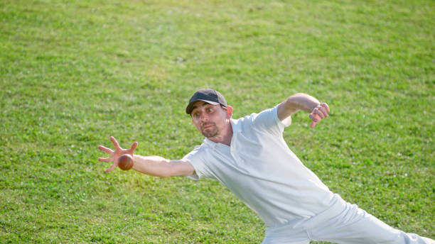 필드에서 외야수 다이빙 - sport of cricket cricket player fielder sport 뉴스 사진 이미지
