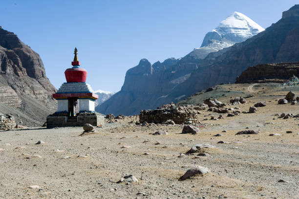 mont sacré kailas au tibet. montagnes de l’himalaya. - bonpo photos et images de collection