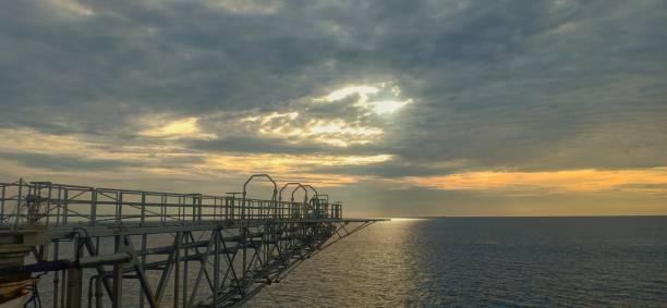 istock Brige to the storm 1292993308