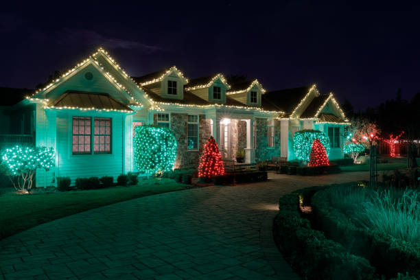 Christmas night lights decorating house in Los Altos California Los Altos, California - December 1, 2020: Christmas night lights decorating house christmas lights house stock pictures, royalty-free photos & images