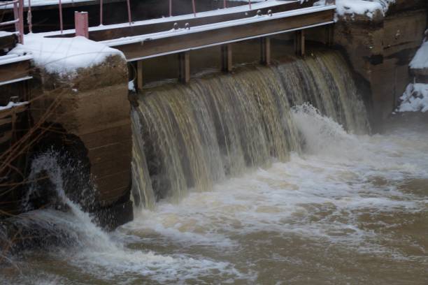istock Dam cleansing water in Moscow in winter 1293069216