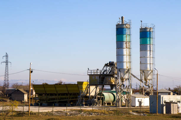 istock Factory reservoirs and building, outdoor and daylight 1293070012