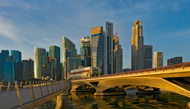 istock Singapore - Walking around Marina Bay 1293129124