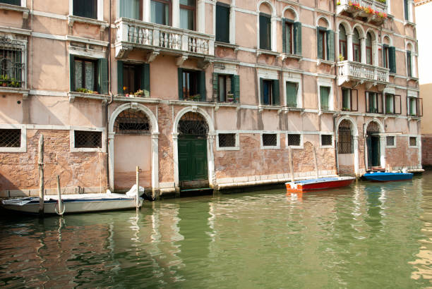 istock the Venetian palaces 1293141032