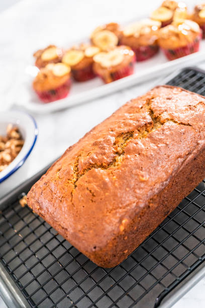 istock Cooling freshly baked banana nut bread loaf. 1293162474