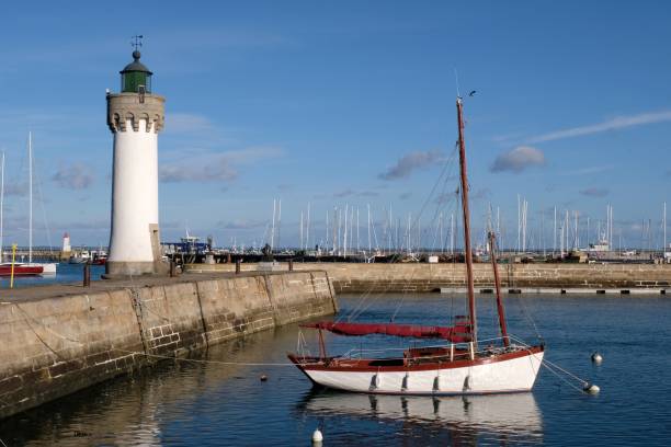 istock Sailing in Port-Haliguen 1293164416