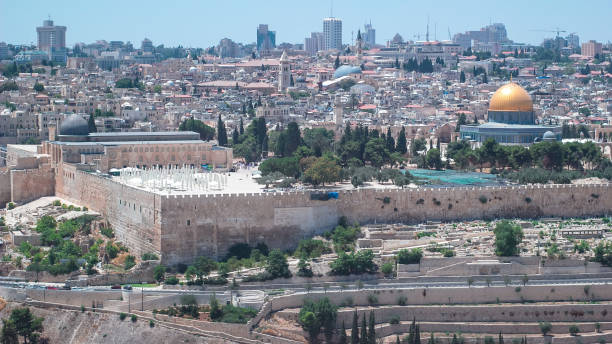 vista panorámica sobre el timelapse de jerusalén con la cúpula de la roca desde el monte de los olivos - dome of the rock jerusalem israel jerusalem old city fotografías e imágenes de stock