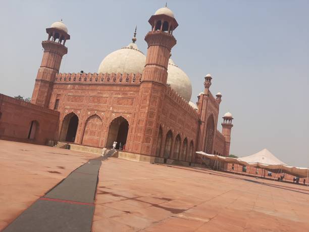 istock Badshahi Masjid / Mosque 1293189153