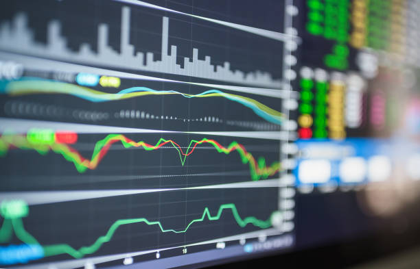 istock Chart and graph data background turning down to bearmarket from Recession Industrial Sector From Coronavirus ,Covid-19, crisis  Global Stock Investment Financial Economy concept 1293253139