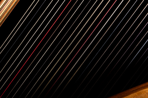 cuerdas de arpa vista lateral photo