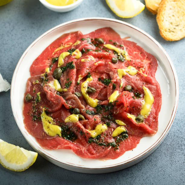 carpaccio wołowy - beef carpaccio zdjęcia i obrazy z banku zdjęć