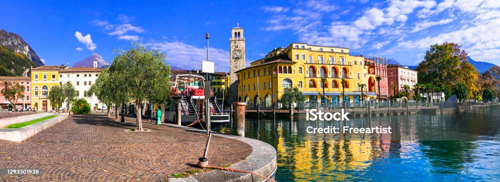 리바 델 가르다 가르다 호수의 아름다운 다채로운 마을 트렌티노 이탈리아 인기 있는 관광 리조트 리바 델 가르다에 대한 스톡 사진 및  기타 이미지 - Istock