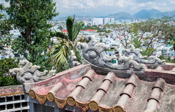 istock Vietnamese temple roof decoration 1293307319