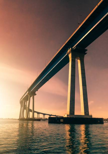 コロナド橋 - coronado bay bridge san diego california skyline california ストックフォトと画像