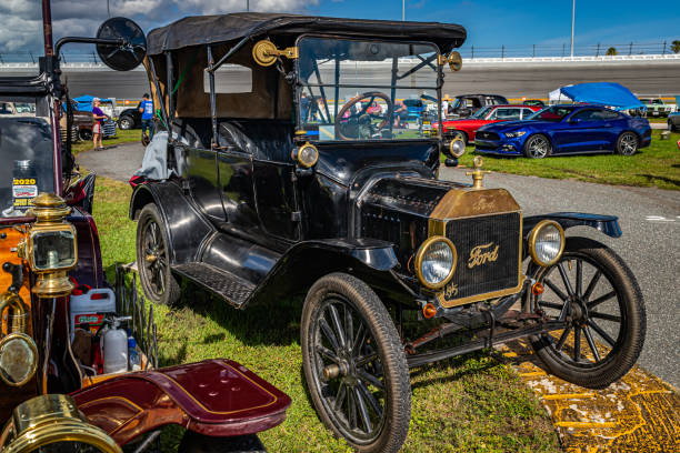 1914 포드 모델 t 3 도어 투어링 - model t ford 뉴스 사진 이미지