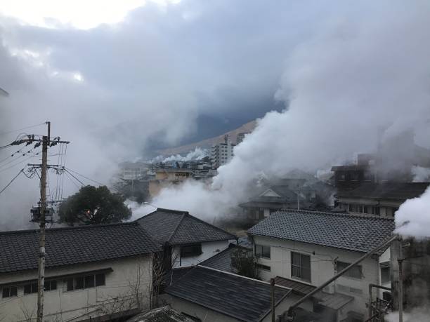 istock Scenery of Beppu Onsen where steam rises 1293408669