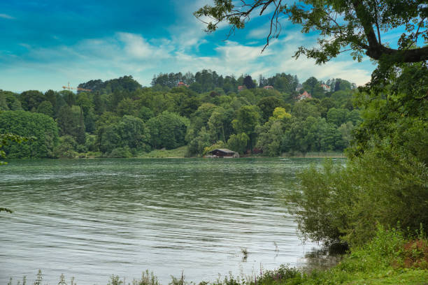 istock An idyllic view on a small cottage 1293412653