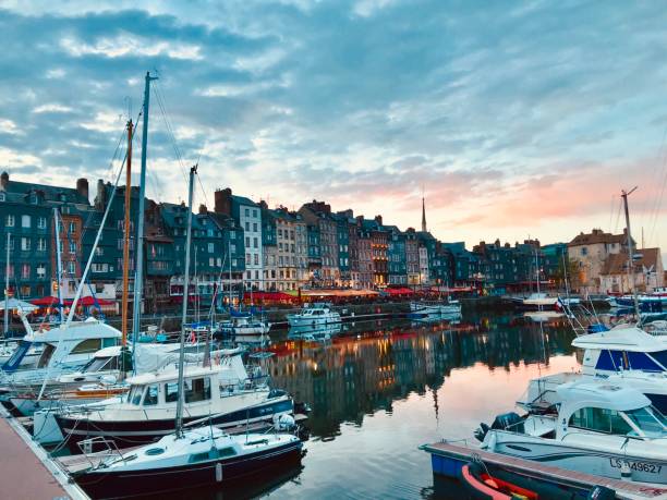 istock Port of Honfleur 1293492184