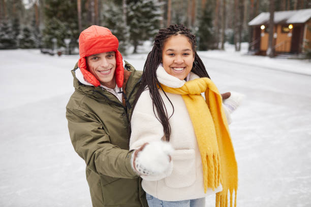 istock Couple walking in winter 1293575953