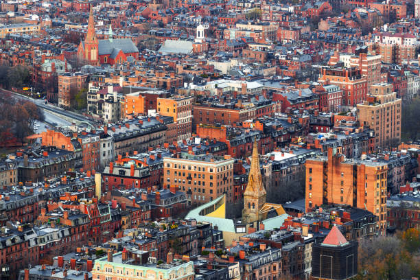 vista aérea dos bairros de boston - boston skyline back bay massachusetts - fotografias e filmes do acervo