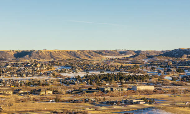 cidade de parker, colorado - panorama residencial de inverno. - winter agriculture ranch field - fotografias e filmes do acervo