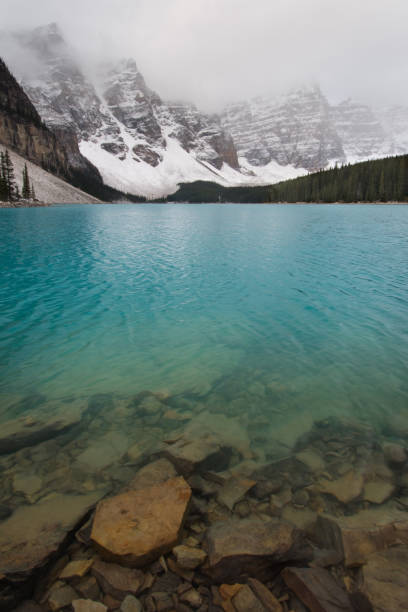 lac glacier - landscape national park lake louise moraine lake photos et images de collection