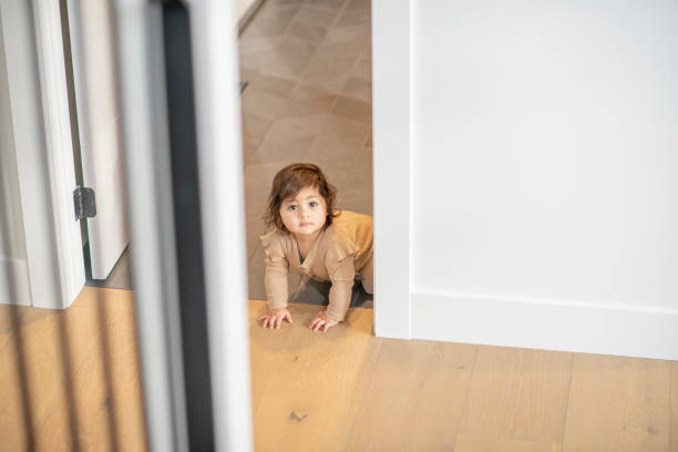 istock Crawling to get to you! 1293671250